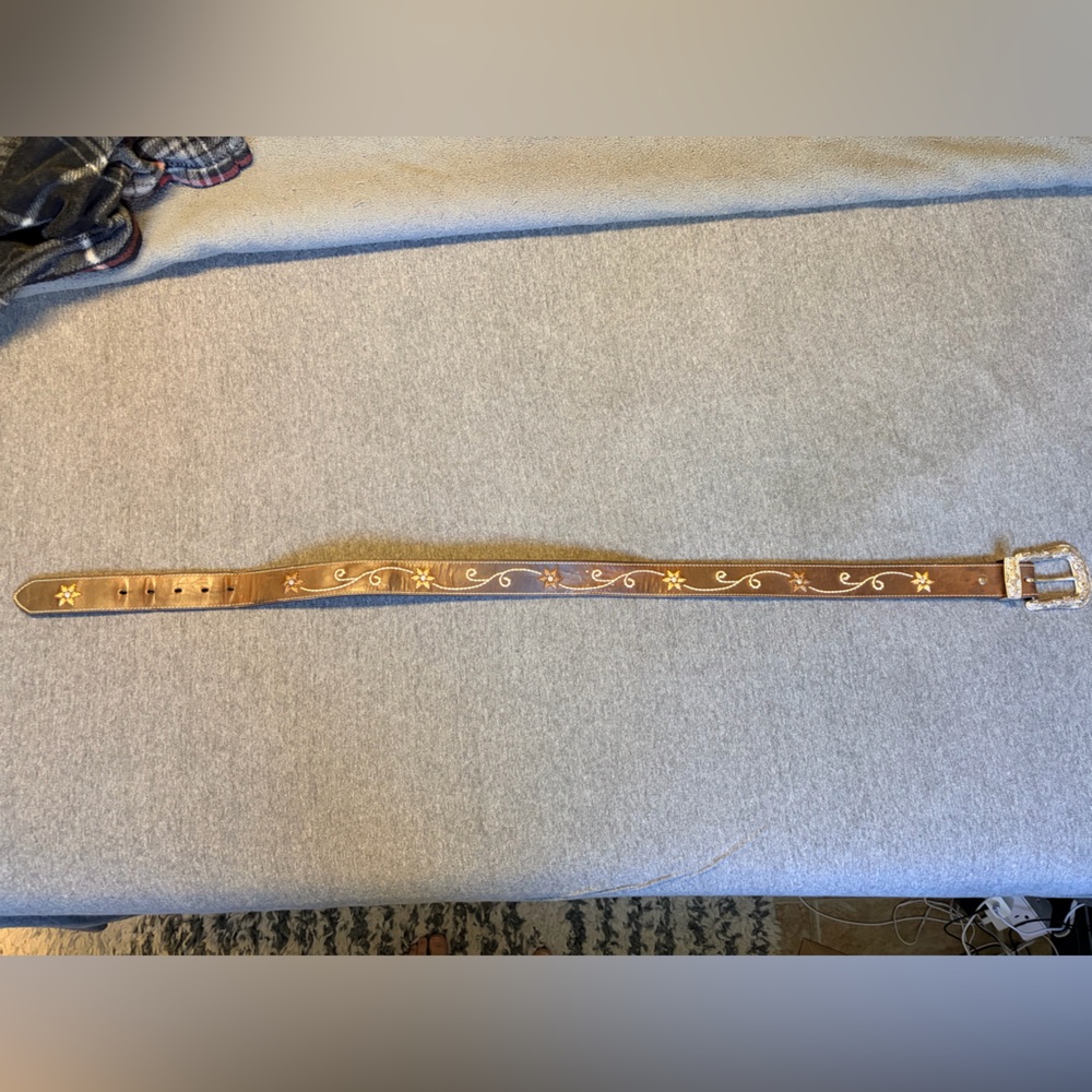 Brown Leather Women's Western Belt with Ornate Silver Buckle - Picture 3 of 8